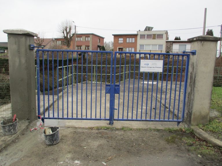 Remise en état d'une clôture endommagée