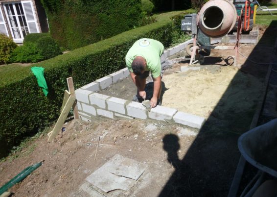 Construction d'une terrasse surélevée à Plainevaux
