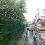 Installation d'une clôture de sécurité à l'aéroport de Liège Bierset....