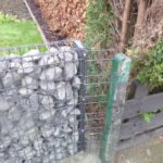 Remplacement d'une petite haie par une clôture décorative en gabion ZENTURO de BETAFENCE....
