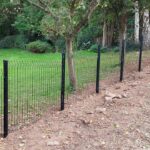 Sécurisation d'un jardin contre l'invasion des sangliers.

Pose d'une clôture rigide BETAFENCE NYL...